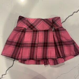 Adorable, pink plaid girls skirt!